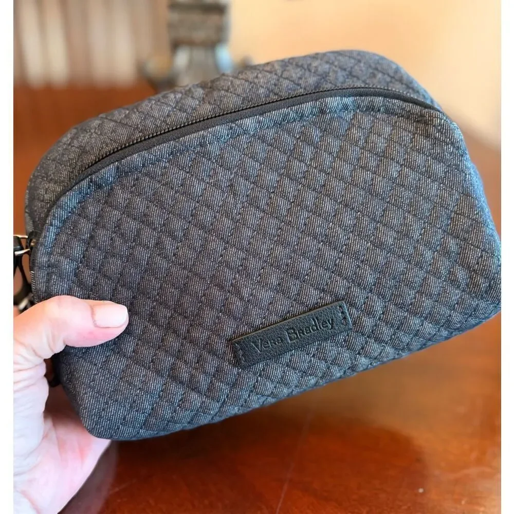VERA BRADLEY - EUC Iconic Medium Cosmetic Bag/Travel Case in Blue/Grey Denim